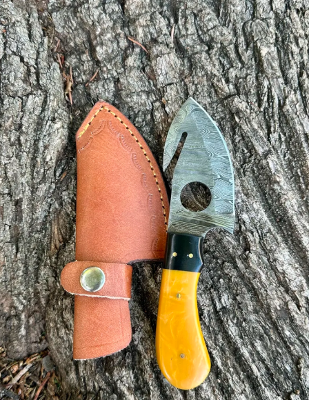 Handmade Damascus Steel Gut Hook Hunting Knife: Resin Handle, Fixed Blade