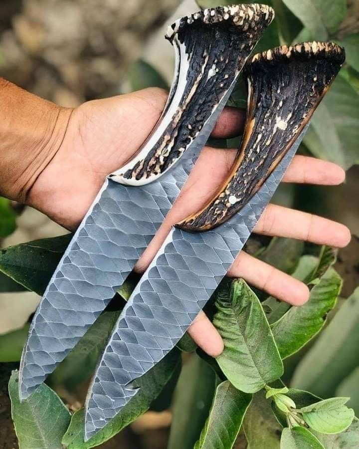 Handmade Damascus Steel Hunting Knife: Antler Handle, Full Tang