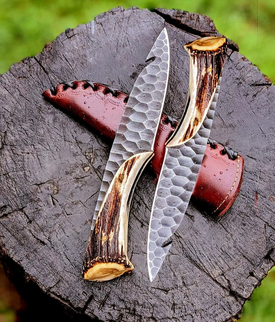 Handmade Damascus Steel Hunting Knife: Antler Handle, Full Tang - Image 5